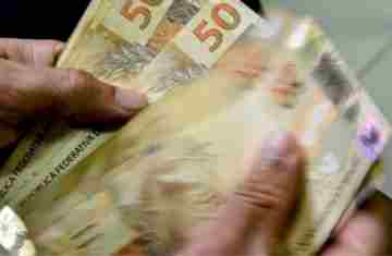  Aposentados do INSS que ganham mais que o mínimo começam a receber 13º 